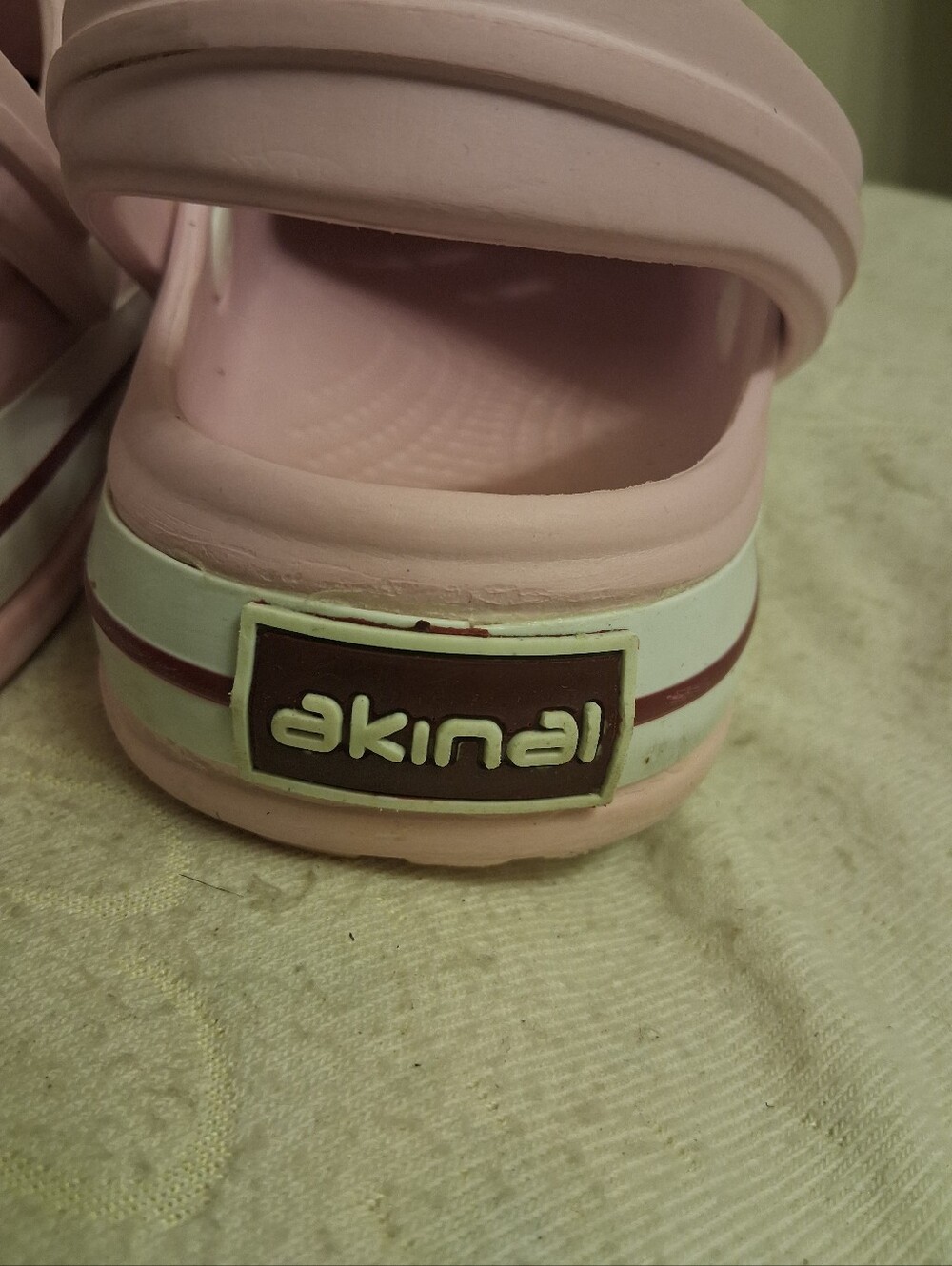 Womens Akinai Pink Slip-On Clog Similar to Crocs size 6